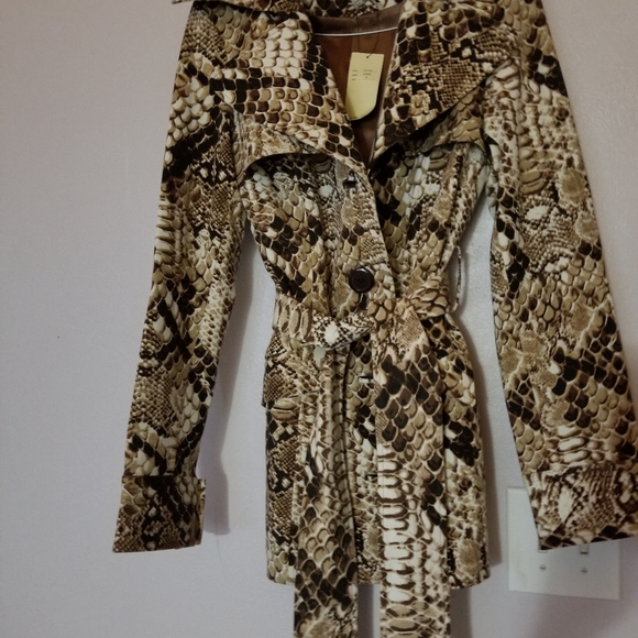 Jacket w/tie - Picture 3 of 4